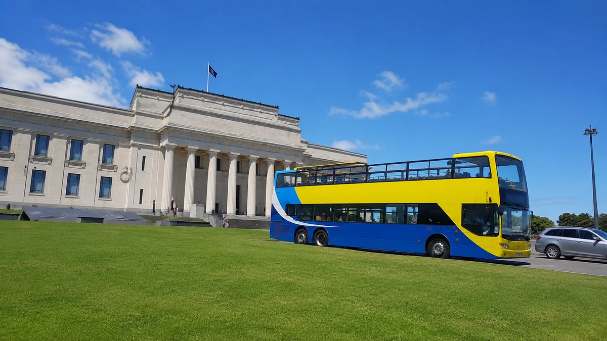 Auckland: Hop-On Hop-Off Tour (SIC Basis)