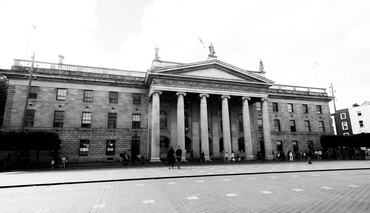 Dublin: 48-Hour Hop-on, Hop-off Ticket, Walking Tour & Night Tour (Shared Basis)