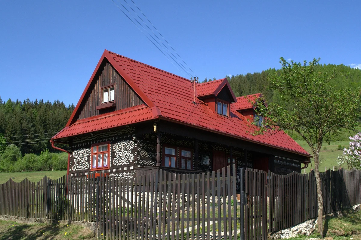 Bratislava: Cicmany, Bojnice, Orava & High Tatras Tour (SIC Basis)