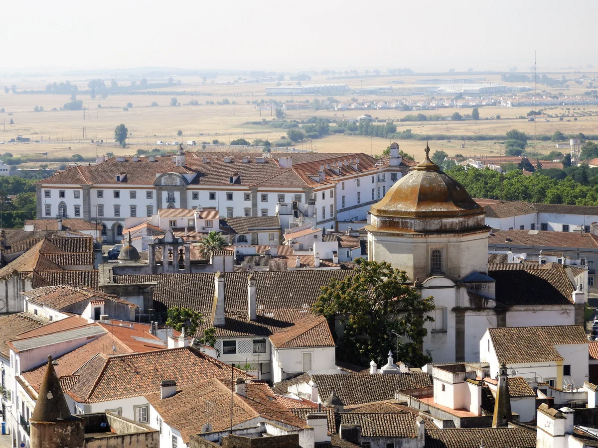Lisbon: Evora and Megaliths Full-Day Tour (SIC Basis)