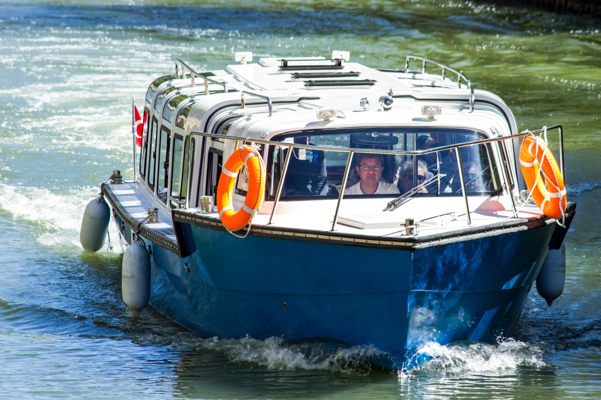 Gothenburg: City Canal Sightseeing Cruise (Shared Basis)
