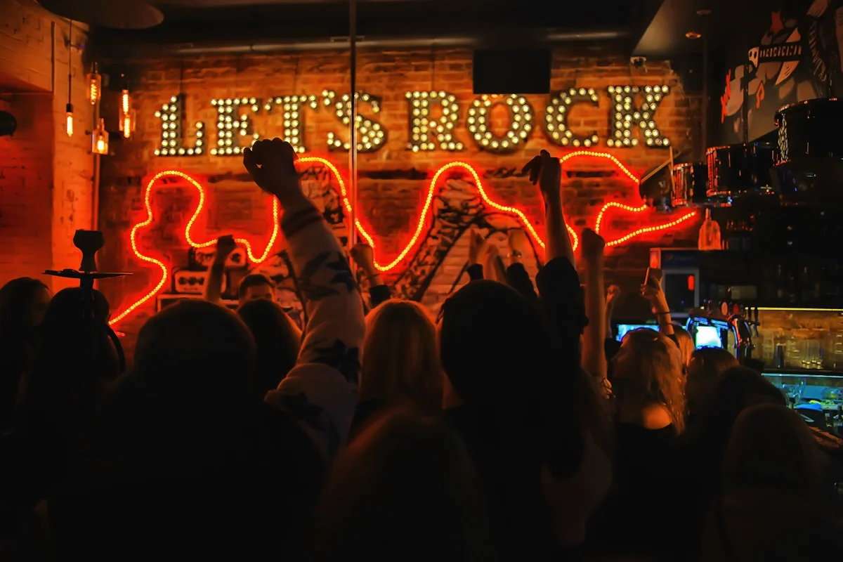 Belgrade: Guided Nightlife Pub Crawl (Shared Basis)
