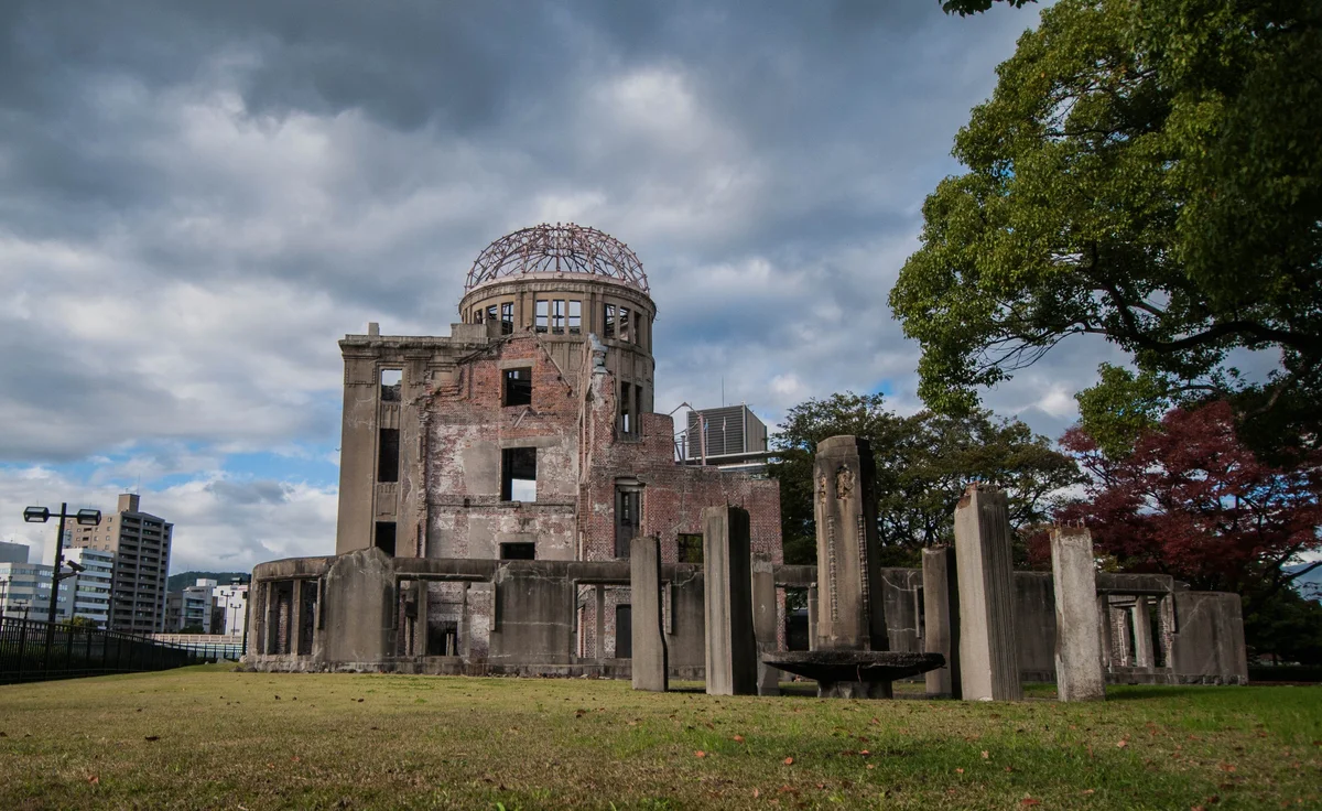 Osaka: Hiroshima & Miyajima Day Trip with Ferry and Bullet Train (SIC Basis)