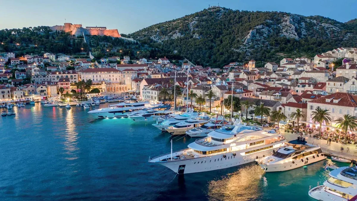 Hvar: Boat Tour to Pakleni Islands on a Yacht Shared Basis