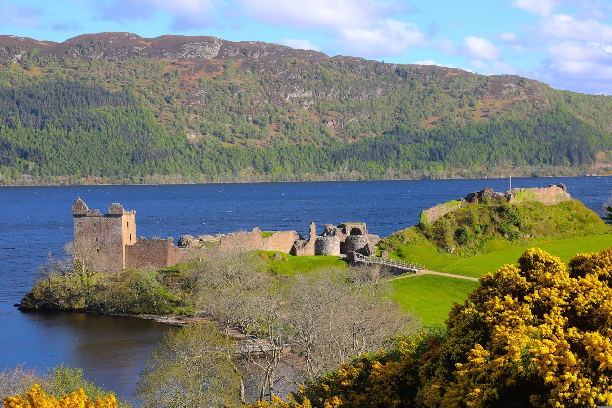 Inverness: Loch Ness Cruise and Urquhart Castle (SIC Basis)