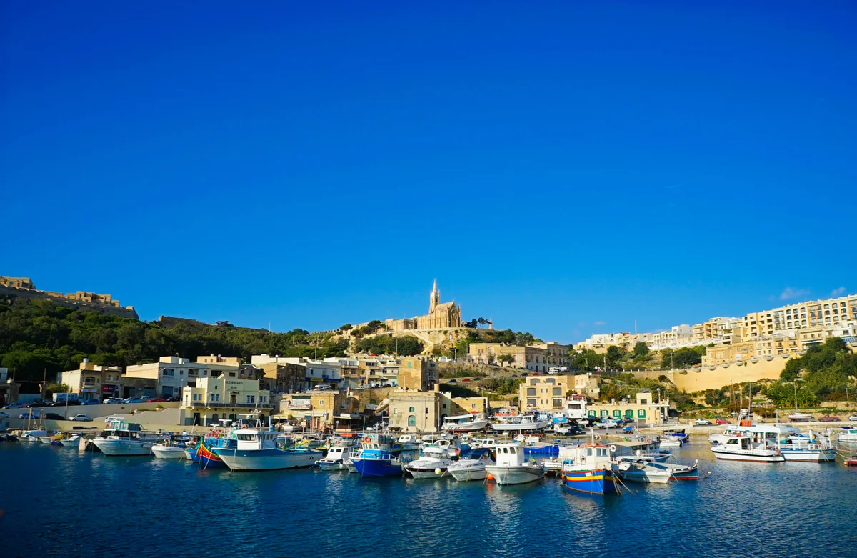 St Pauls Bay: Gozo & Comino Islands, Blue Lagoon & Seacaves Tour with Bus to the Old Town (SIC Basis)