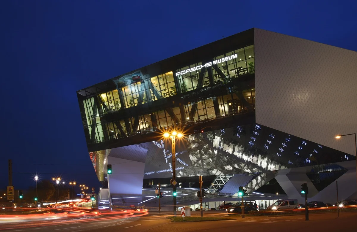 Stuttgart: Day Porsche Museum (Entrance Ticket)