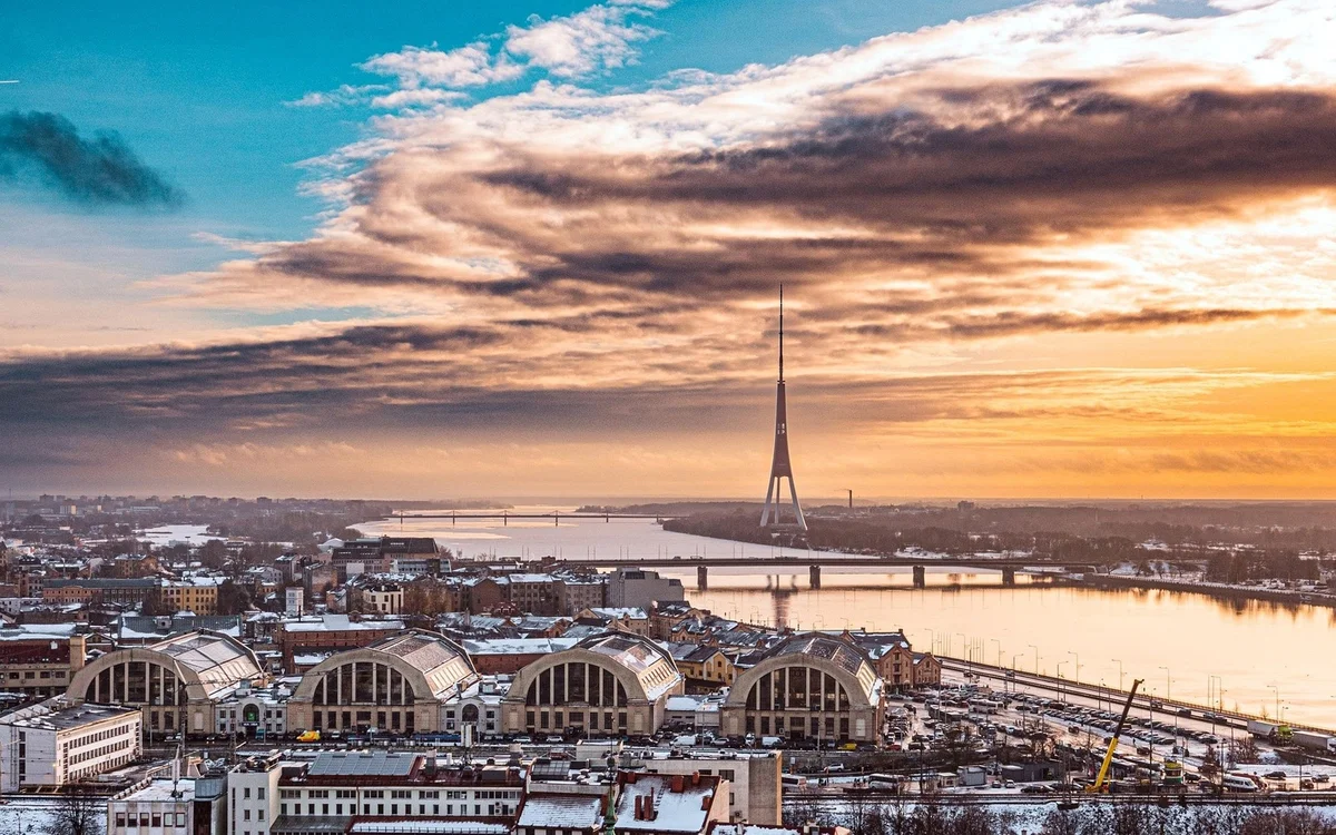 Riga: Canal & River Electric Boat Tour with Audio Guide (Shared Basis)