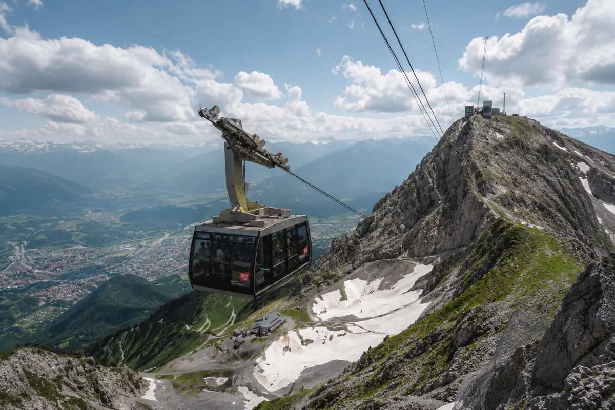 Innsbruck: Roundtrip Cable Car Ticket (Entrance Ticket)