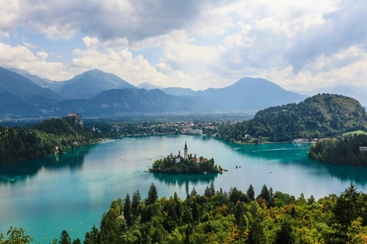 Ljubljana: Savica Waterfall, Lake Bohinj, and Lake Bled Tour (SIC Basis)