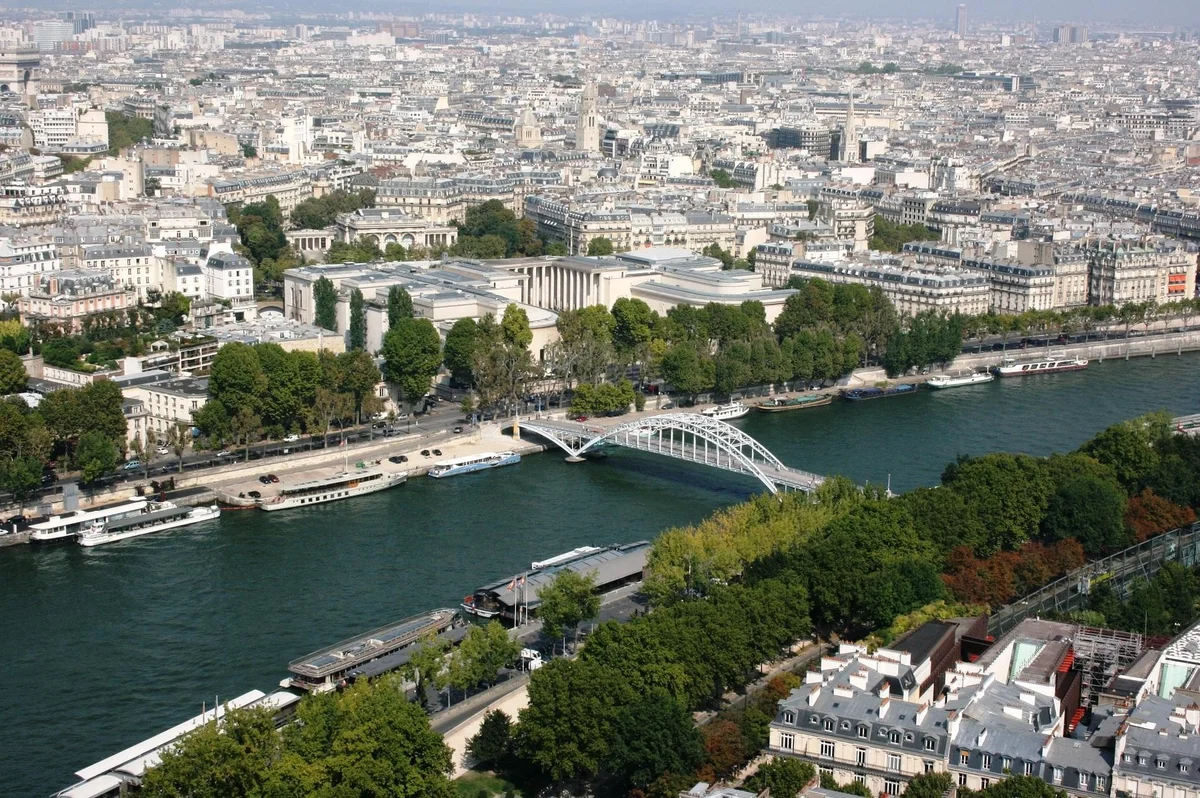 Paris: Seine River Panoramic Views Dinner Cruise (Sharing Basis)