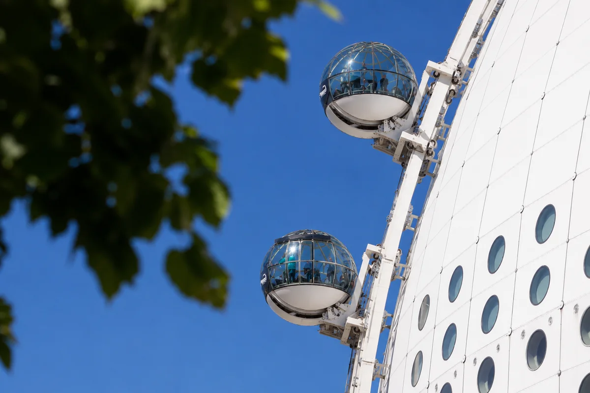 Stockholm: SkyView Glass Gondola Ride (Entrance Ticket)