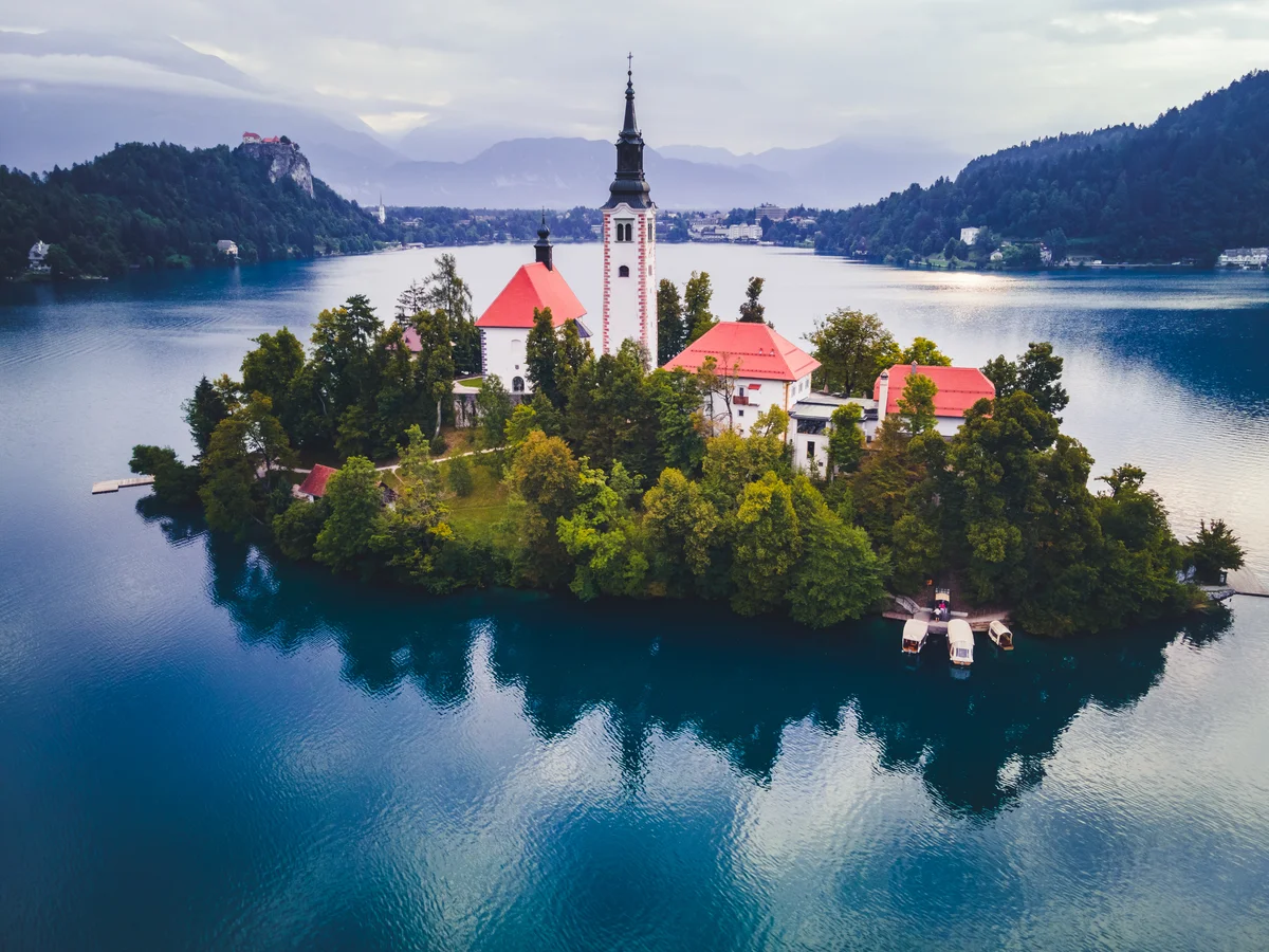 Ljubljana: Lake Bled All-Inclusive: Castle, Cream Cake & Boat Tickets (SIC Basis)