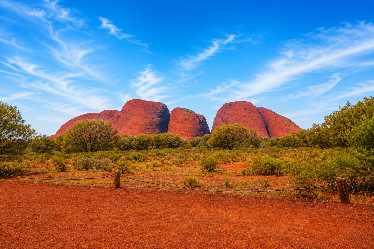 Ayers Rock: Uluru Sunrise and Kata Tjuta Bus Tour (SIC Basis)