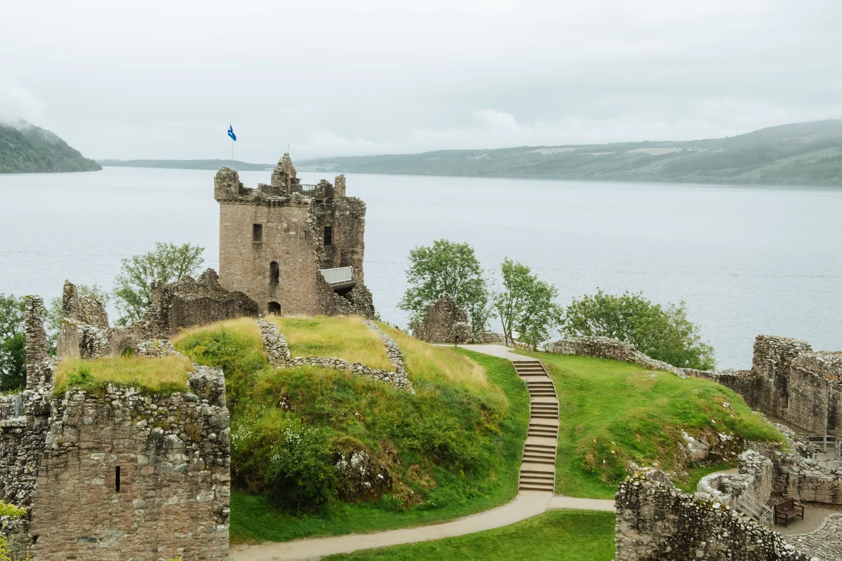 Inverness: Urquhart Castle Round Trip Cruise (Shared Basis)