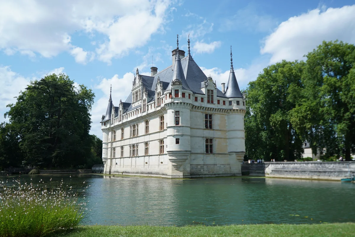 Tours: Azay-le-Rideau and Villandry Châteaux Morning Tour (SIC Basis)
