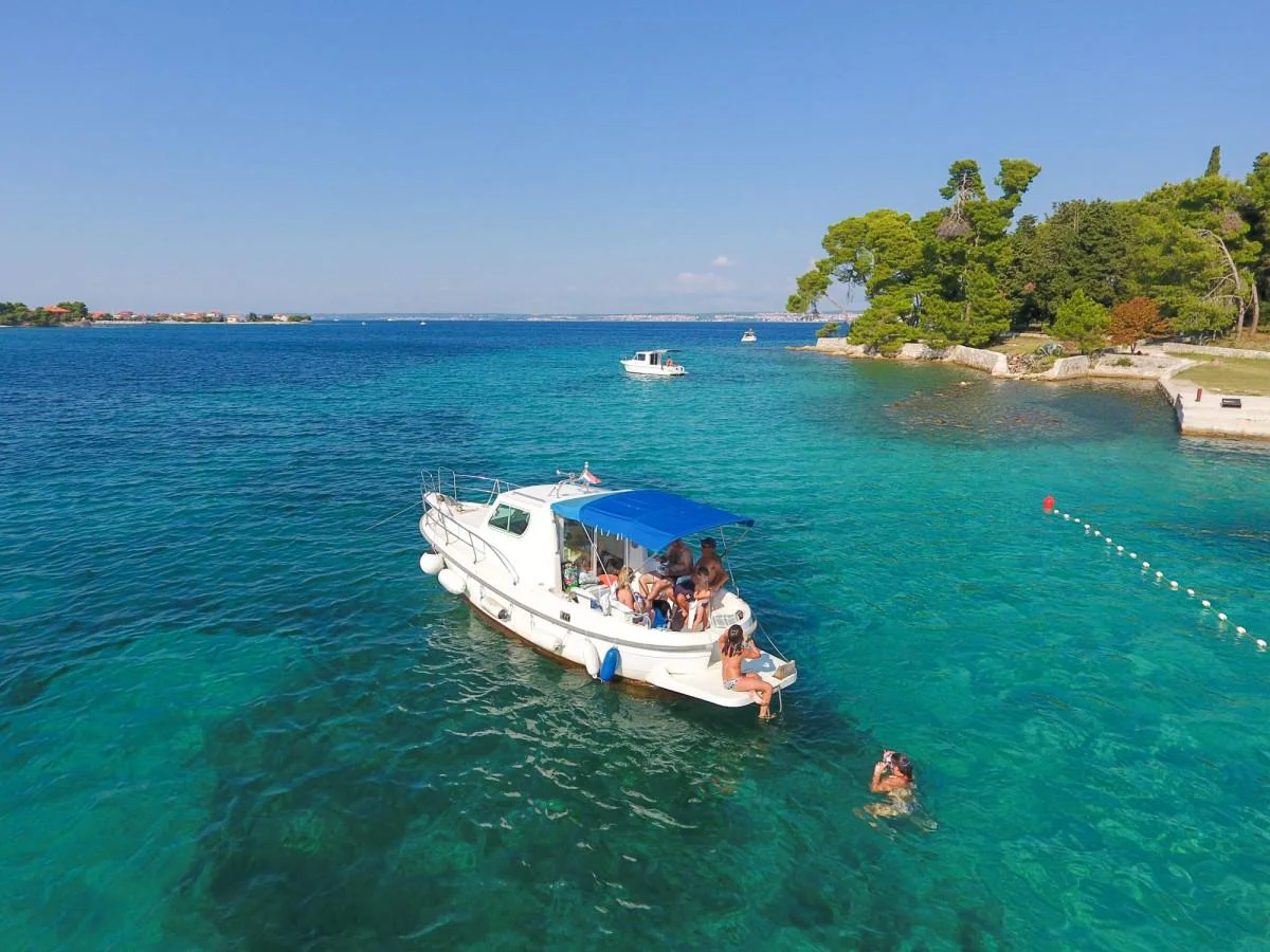 Zadar: 3-Stop Blue Lagoon & Snorkeling Cruise with Drinks (Shared Basis)